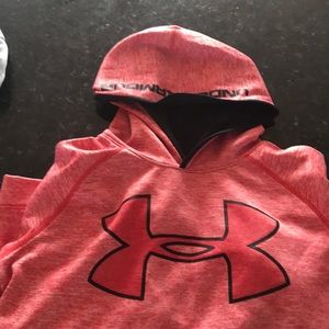 Hooded sweat shirt
